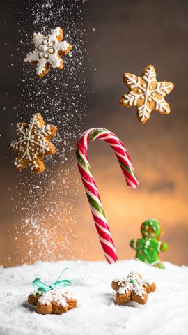 お菓子が雪のように舞う02